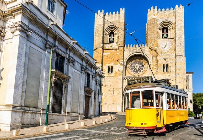 2-Hour Lisbon Traditional Boats Sunset Cruise with White Wine - Key points to know before you book
