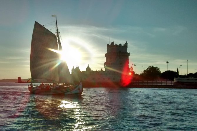 2-Hour Lisbon Traditional Boats Sunset Cruise with White Wine - São Jorge Castle and Alfama from the river