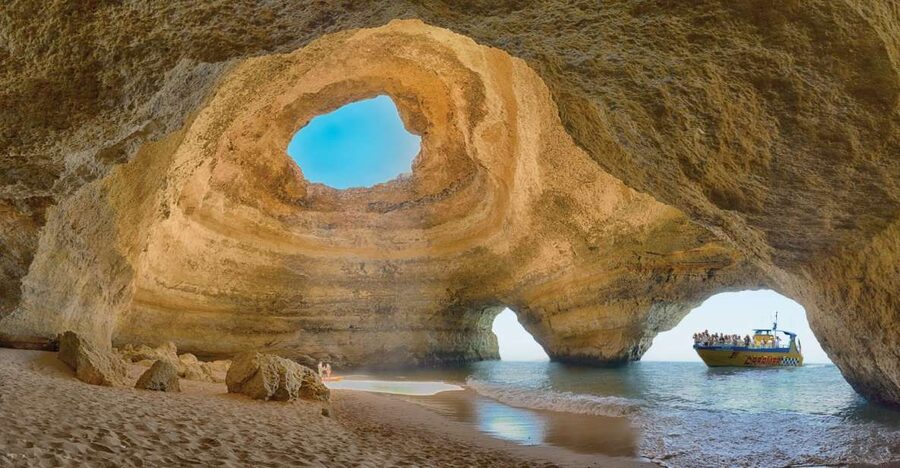 Albufeira: 2.5-Hour Benagil Caves & Dolphin Watching - Seeing Benagil Cave from the water