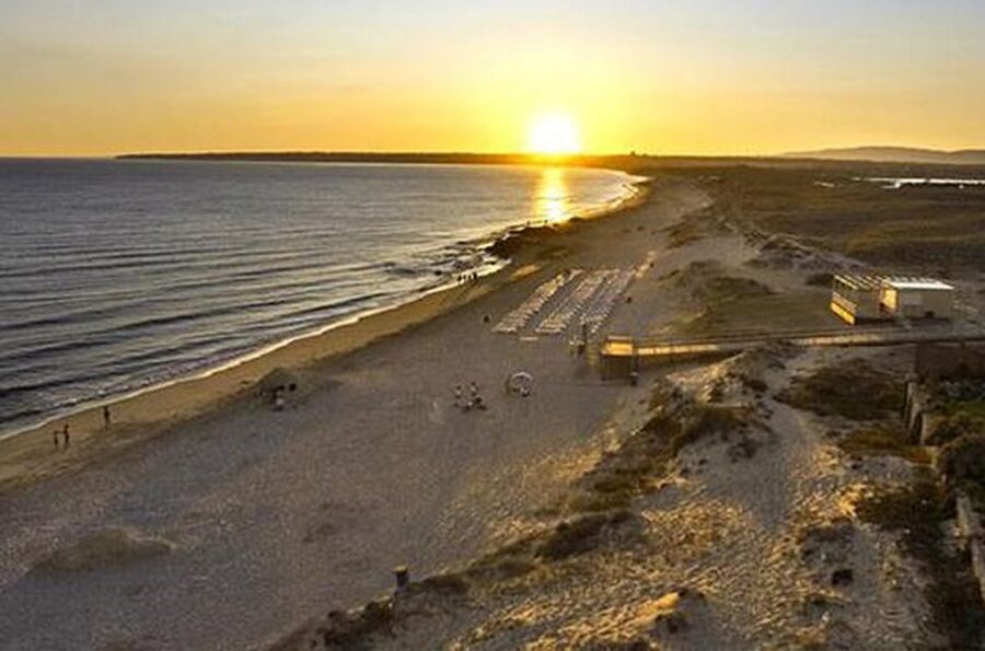 Albufeira: Beaches, Old Town, and Salgados Lagoon Jeep Tour - Praia dos Arrifes and the Algarve’s smaller coves