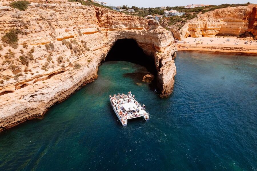 Albufeira: Caves and Coastline Catamaran Cruise to Benagil - Galé, Salgados, and Armação de Pêra