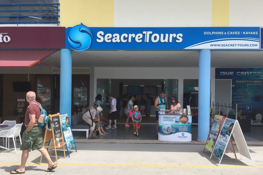 Albufeira: Dolphin Watching and Benagil Cave Boat Cruise - The Algarve cliffs, beaches, and Alfanzina Lighthouse