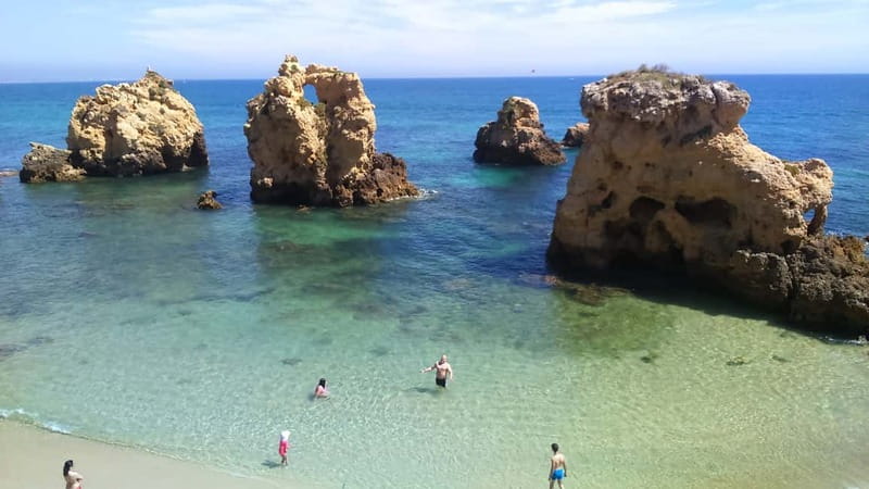 Albufeira: Guided Tour by Tuk-Tuk - What the guide adds to the experience