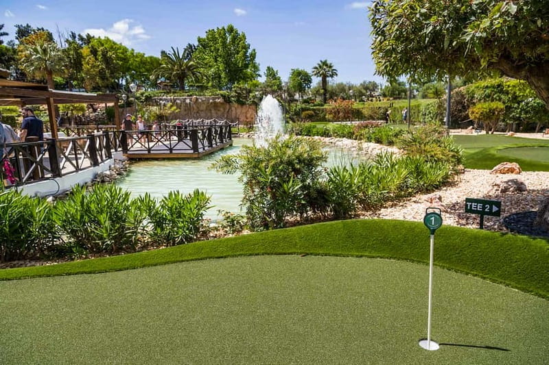 Albufeira: MiniGolf Adventure Park Entry Ticket - Shade matters in the Algarve sun