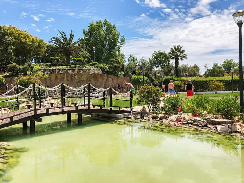 Albufeira: MiniGolf Adventure Park Entry Ticket - Accessibility and practical comfort