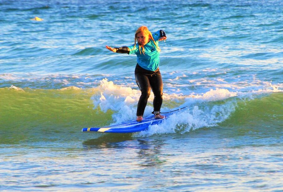 Albufeira: Surfing Lesson at Galé Beach - Starting at the Surf4Fun office by the pier