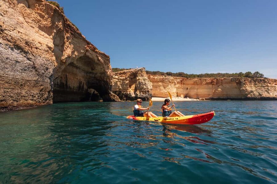 Algarve: Benagil Sea Cave Sunrise or Sunset Kayak Experience - The first 20 minutes: welcome and kayak instruction