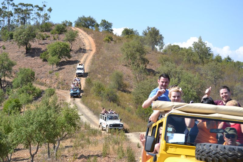 Algarve Jeep Safari Full-Day - Off-road tracks, dust, and controlled thrills
