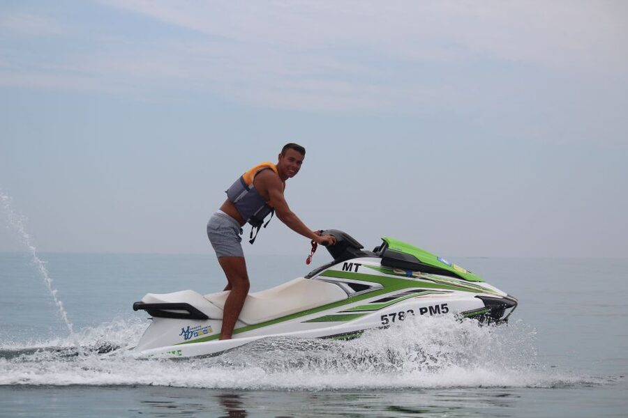 Algarve: Jet Ski Rental in Armação de Pêra - The view from the bay