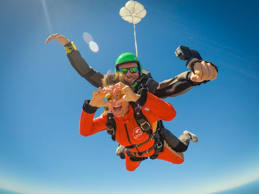 Algarve: Tandem Skydiving Adventure 15,000 to 10,000 Feet - Who should book this Algarve jump?