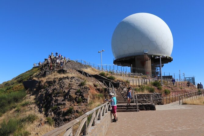 Arieiro Peak, Santana & Ponta São Lourenço in Open Roof 4X4 Tour - The guides and the feel of the ride