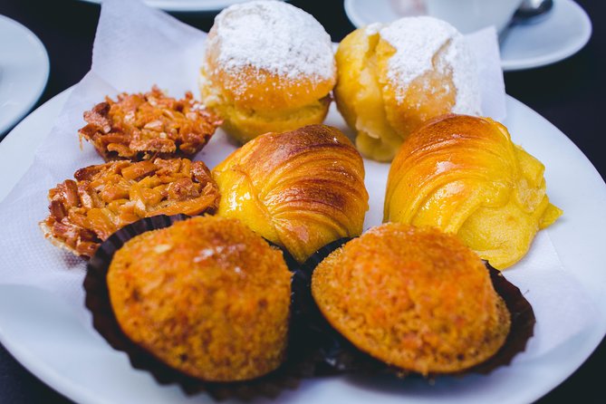 Authentic Food and Wine Tour in Porto by Food Lover Tour - Why the small group matters in Porto