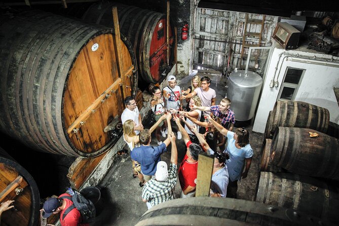 Authentic Small Group Douro Wine Tour with Lunch & River Cruise - Pickup in Porto, with one important catch