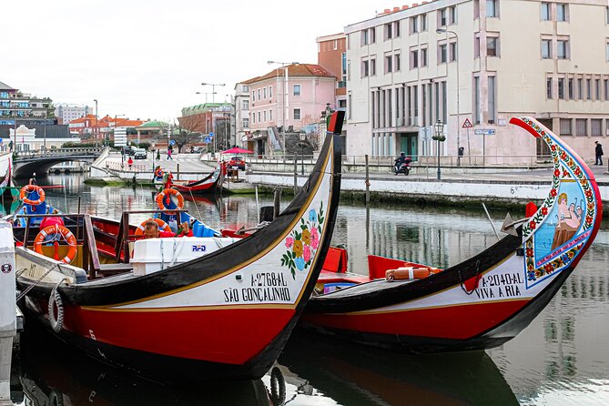Aveiro Canal Cruise in Traditional Moliceiro Boat - The guide can make or break the ride