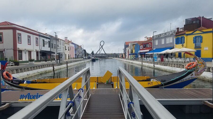 Aveiro: Stories, Canals, and Azulejos Guided Walking Tour - The Carmelite church and Aveiro’s quiet Baroque side