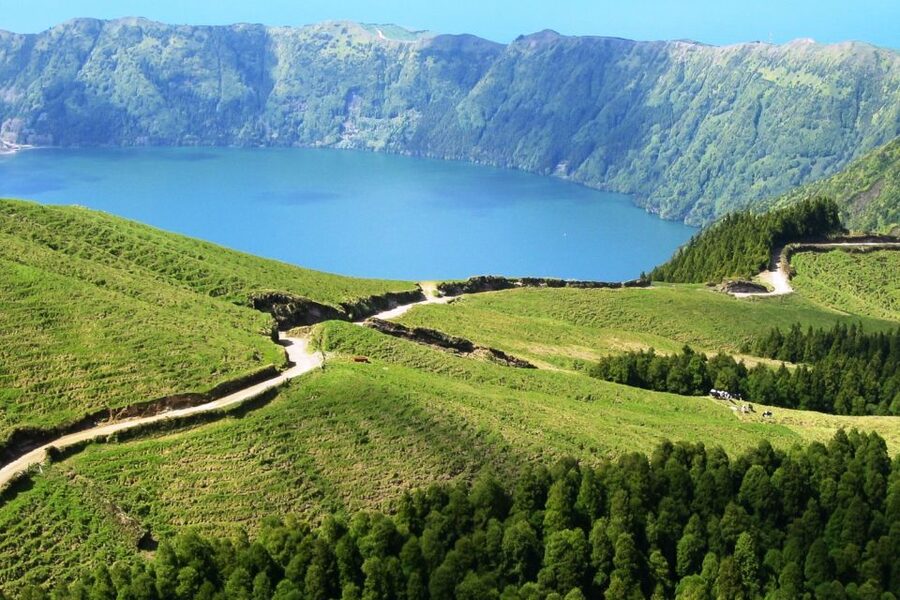 Azores: Sete Cidades Scenic Jeep Tour from Ponta Delgada - Who should book this Sete Cidades tour?