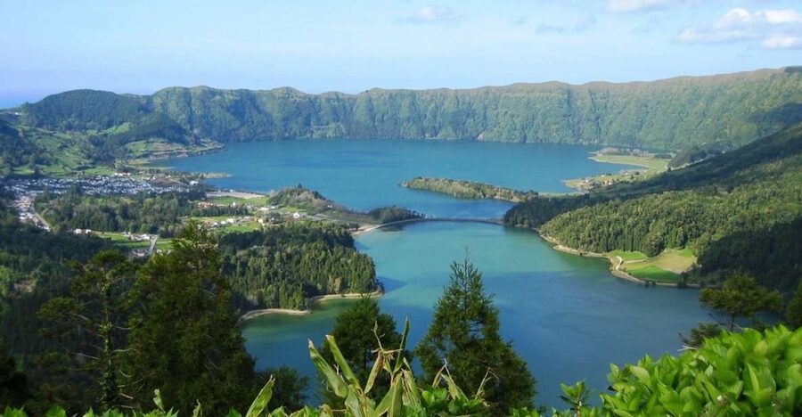 Azores: Sete Cidades Scenic Jeep Tour from Ponta Delgada - Why Sete Cidades works so well by 4WD