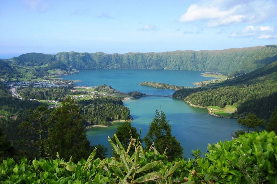 Azores: Sete Cidades Scenic Jeep Tour from Ponta Delgada - The quieter lakes and volcanic scenery