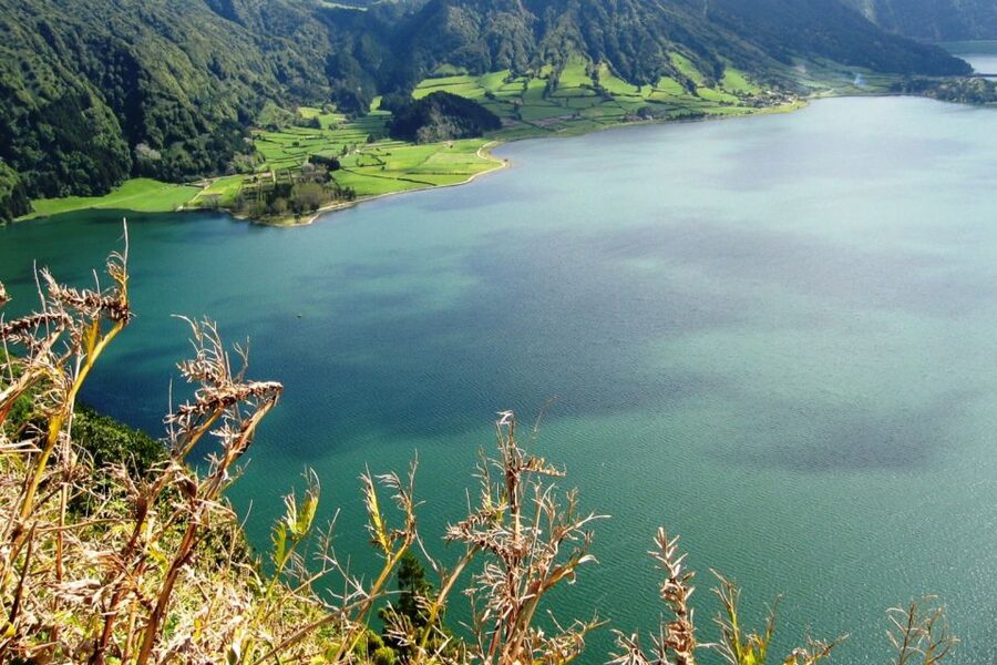 Azores: Sete Cidades Scenic Jeep Tour from Ponta Delgada - What the guide adds to the ride