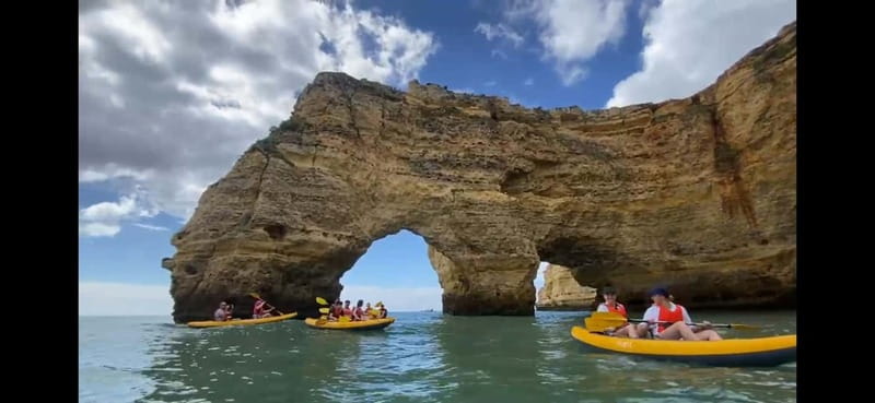 Benagil: Benagil Beach Kayak Rental - Rental or guided tour?