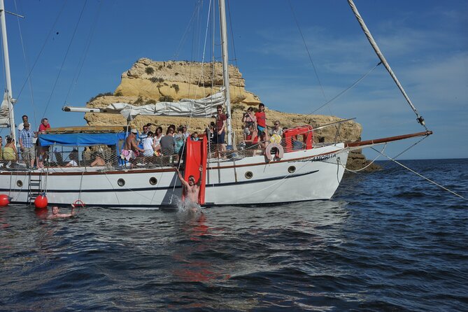 Benagil Coastline Tour - Allboat - Leaving Albufeira for the Algarve cliffs