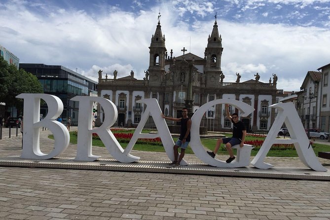 Braga & Guimarães Small Group Tour: Lunch & All Tickets Included - Inside the Palace of the Dukes