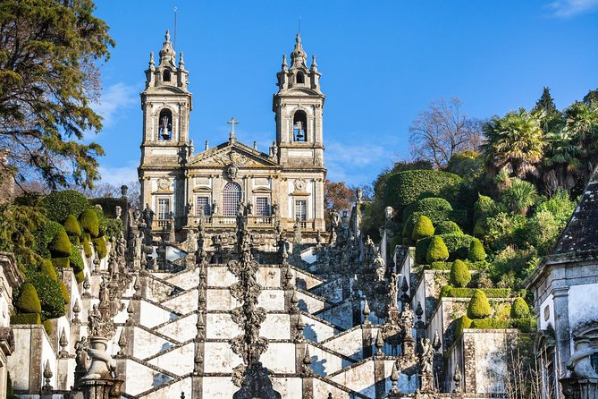 Braga & Guimarães Small Group Tour: Lunch & All Tickets Included - A northern Portuguese lunch at Diana Restaurant