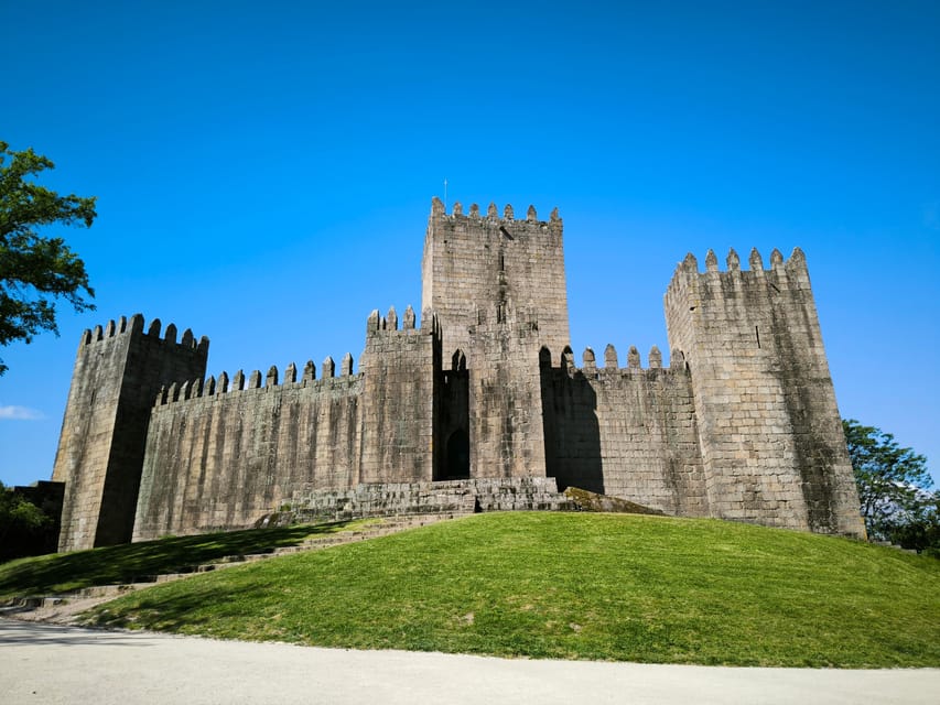 Braga & Guimarães Tour: Small Historical Group Tour - Bom Jesus do Monte starts the sightseeing