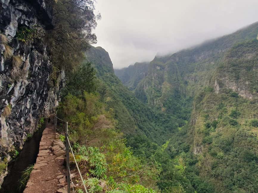 Caldeirão Verde: Queimadas PR9 Transfer and Self-Guided Hike - The ride from your accommodation to Queimadas