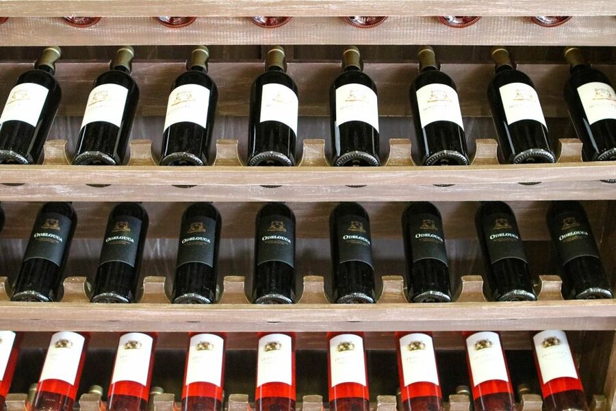 Carvoeiro/Portimão/Alvor: Wine Tour w/ Tasting, Tapas, Music - Shared small group or private tour