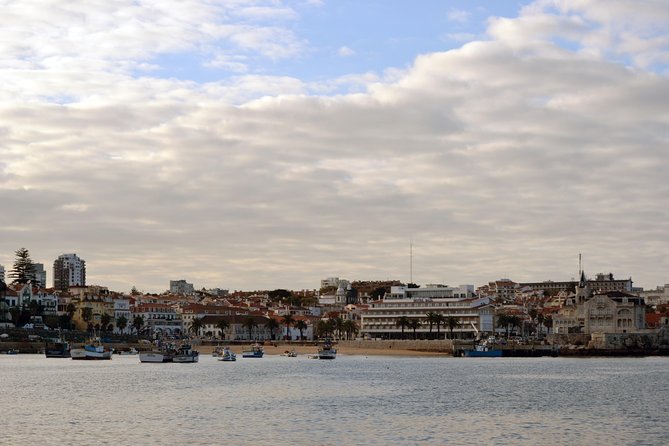 Cascais Private Sailing 2h Cruise with a drink - Wine, beer, and the quality of the crew