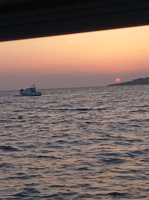 Cascais: Sunset Boat Trip with Welcome Drinks - Is $44 a fair price?