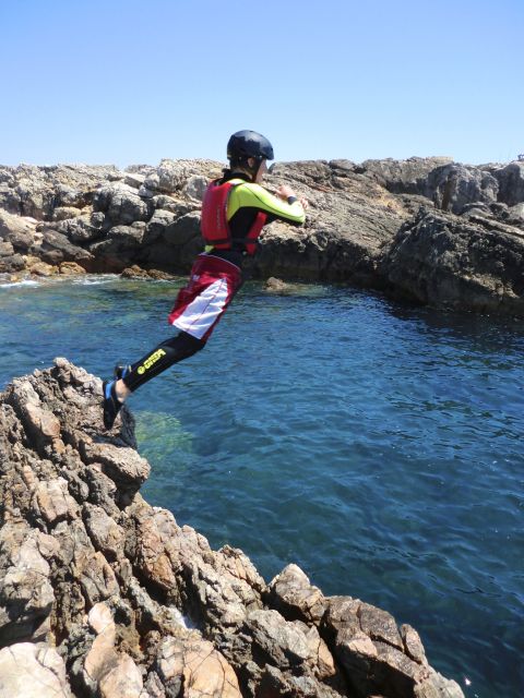 Coasteering Algarve: Cliff Jump, Swim & Climb in Sagres - What to Bring for a Comfortable Session