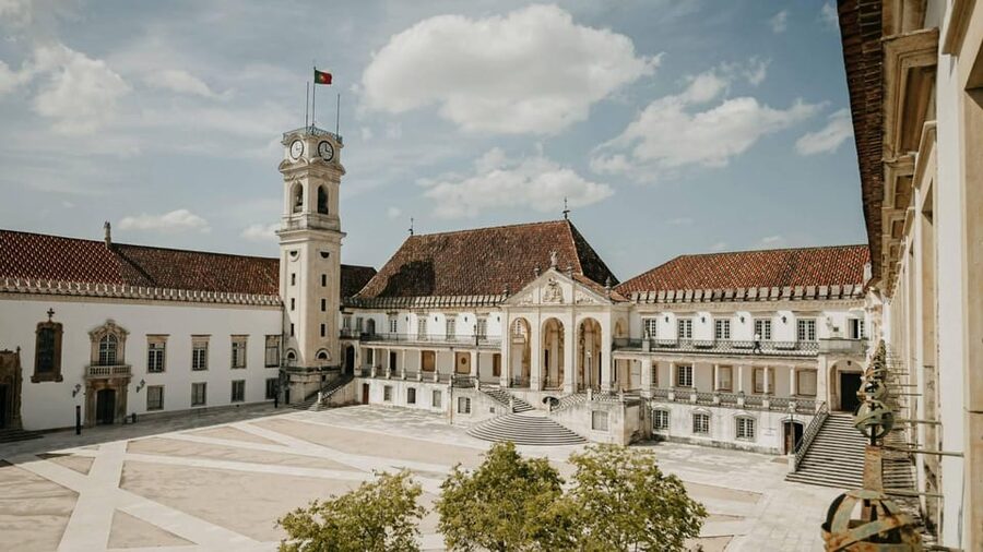 Coimbra: Guided tour with a local student - The Royal Palace and University of Coimbra