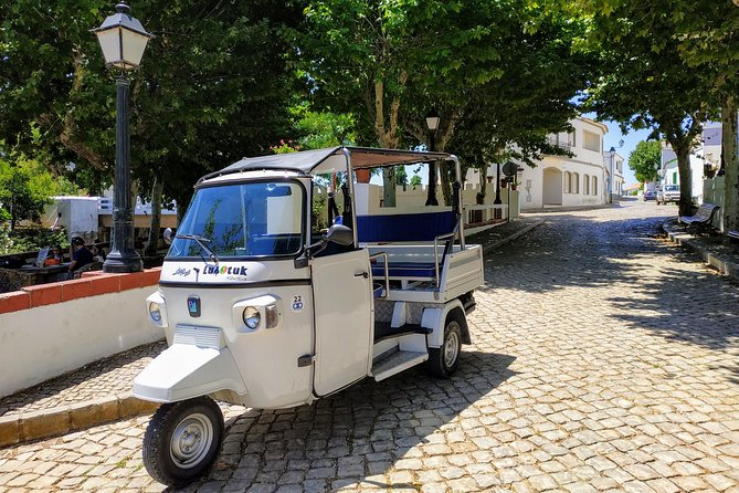 Discover Albufeira in a Tuk Tuk - Who should book this experience?