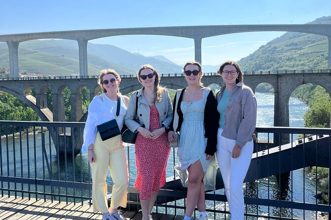 Douro Valley Tour - 3 Wine tastings, Lunch & river Cruise - The minivan routes reach the best viewpoints