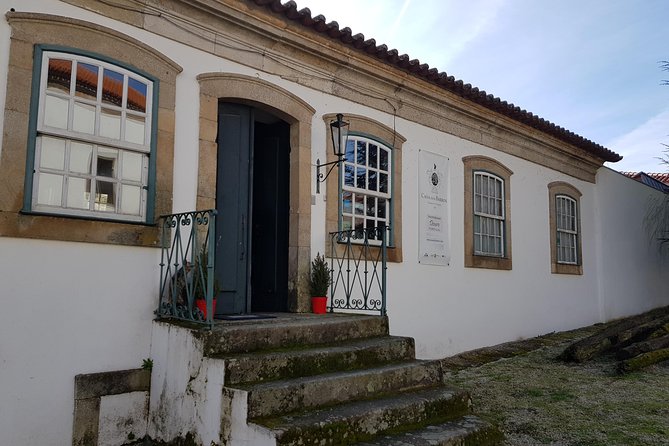 Douro Valley Wine Tour: 3 Vineyard Visits, Wine Tastings, Lunch - Second stop: Port at Folgosa