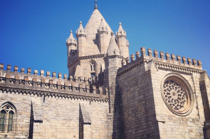 Évora and Megaliths Full-Day Tour from Lisbon - Évora Cathedral and the golden plains