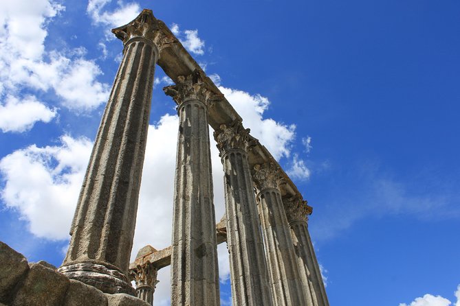 Évora and Monsaraz with Regional Wine Tasting from Lisbon - Roman columns, the Cathedral, and Giraldo Square