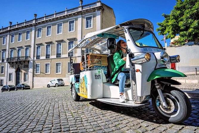 Explore Lisbon by Tuk Tuk: History and Viewpoints - Guides make the difference
