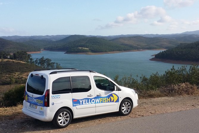 Faro airport - Carvoeiro: Private Return Transfer - Finding your driver at Faro Airport