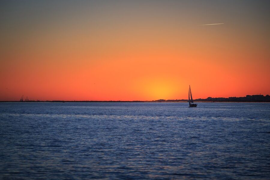 Faro: Ria Formosa Guided Sunset Tour by Catamaran - The viewpoint and sunset stop