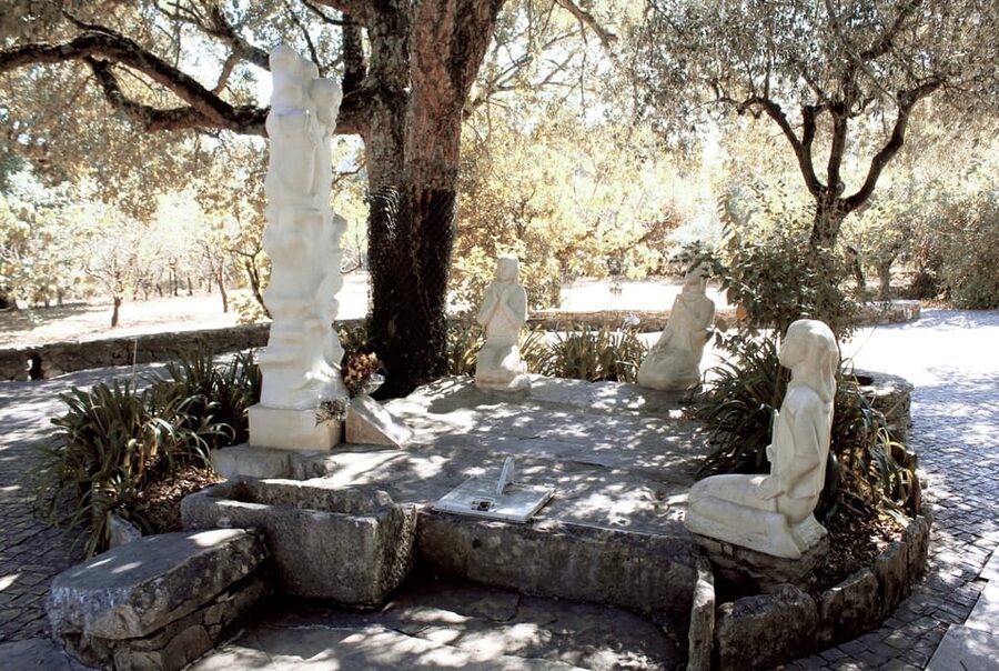 Fátima: Sanctuary and Aljustrel Village, Private Guided Tour - The Chapel of the Apparitions and the heart of the sanctuary