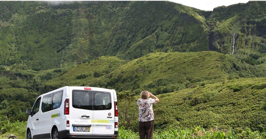 Flores Island: Full-Day Guided Tour - Lunch is a pause, not part of the ticket