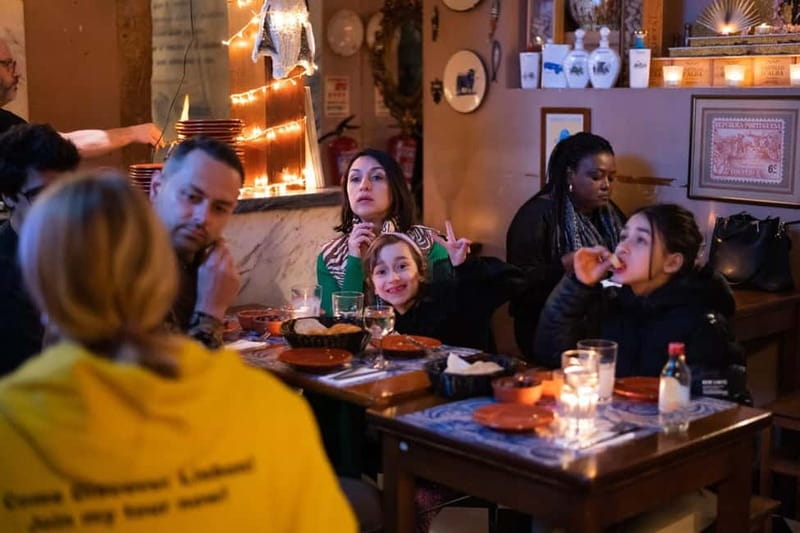 Food Tour: Portuguese wine & Tapas with Ginjinha Tasting - First restaurant: a gentle start with wine and food