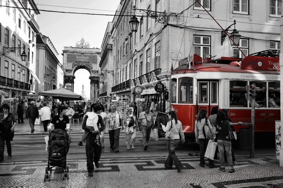 From Algarve: Lisbon City Tour with Shopping - Why this Lisbon day trip works from the Algarve