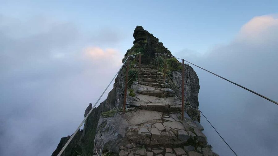 From Funchal: Transfer to Pico do Arieiro & Pico Ruivo Trail - The route toward Pico Ruivo