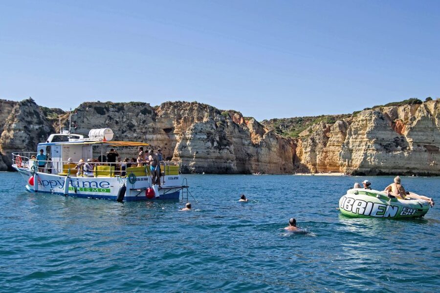 From Lagos: 2.5-Hour Guided Coastal Boat Tour & Grotto Visit - Guides and the feel onboard
