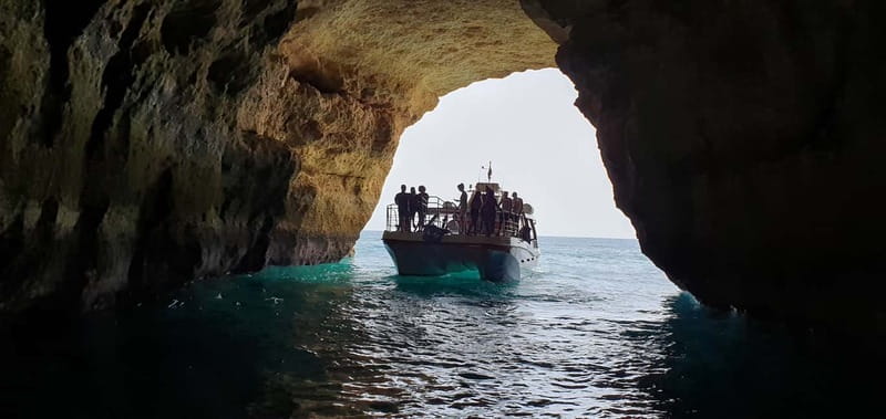 From Lagos: Benagil Caves Catamaran Cruise - Comfort, accessibility, and what to bring