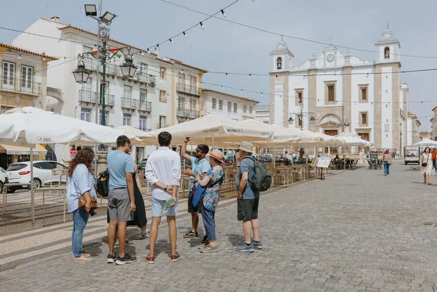 From Lisbon: Évora and Monsaraz Day Tour with Wine Tasting - Should you book this Évora and Monsaraz tour?